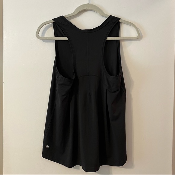 Lululemon Essential Tank Train - Black - Size 6 - Picture 2 of 6